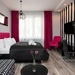 Leo Apartments Old Town