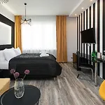 Leo Apartments Old Town
