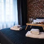 Leo Apartments Old Town