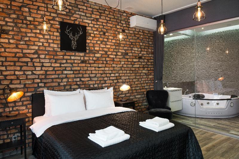 Leo Old Town Hotel 4*